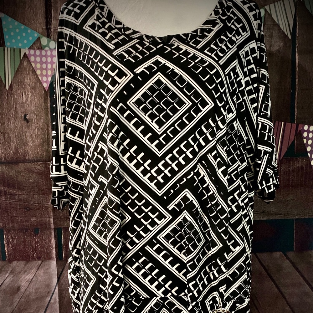 Abstract Dressy Black Top